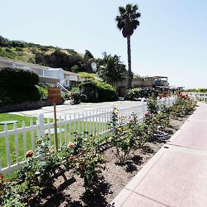 Malibu Country Inn